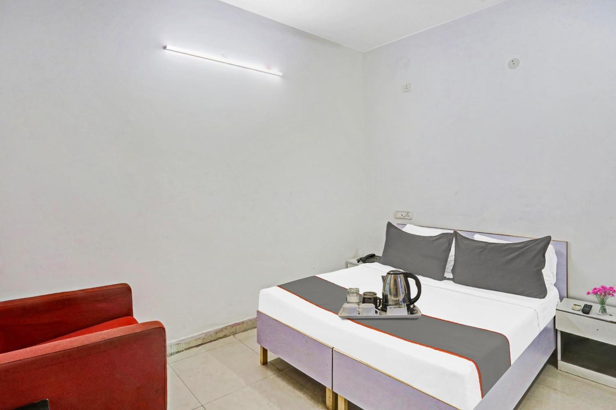 Hotel O Imperial Residency Near Dashrath Puri Metro Station New Delhi Exterior photo