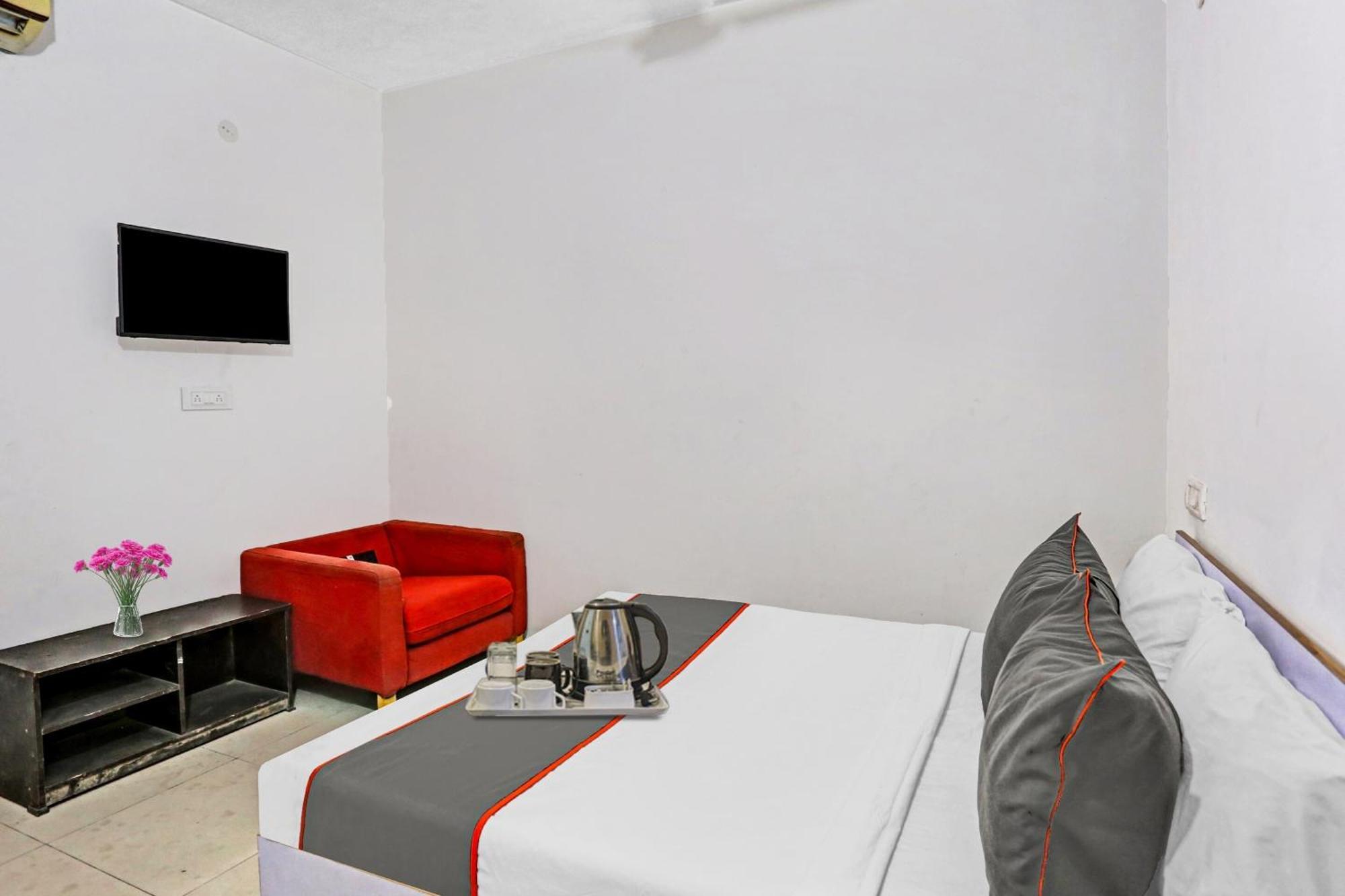 Hotel O Imperial Residency Near Dashrath Puri Metro Station New Delhi Exterior photo